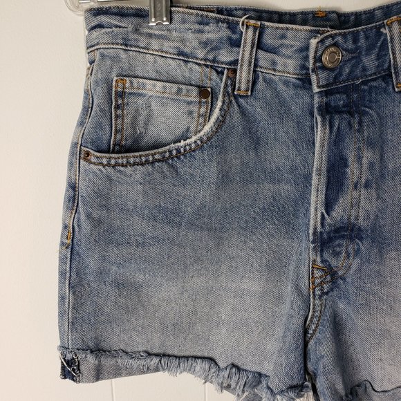 h&m • denim shorts - Picture 4 of 9